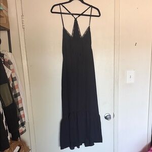 Chic Large Black Maxi Dress with Lace Detail